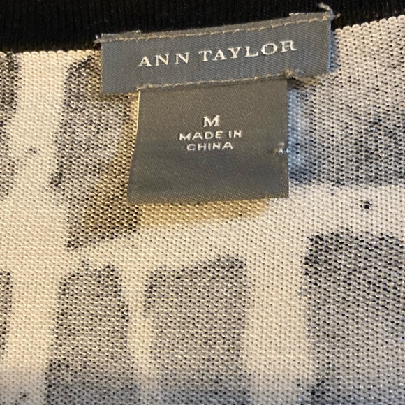 Ann Taylor cropped silk black and white 3/4 sleeves cardigan NWOT ❤️🌹 - Picture 4 of 5